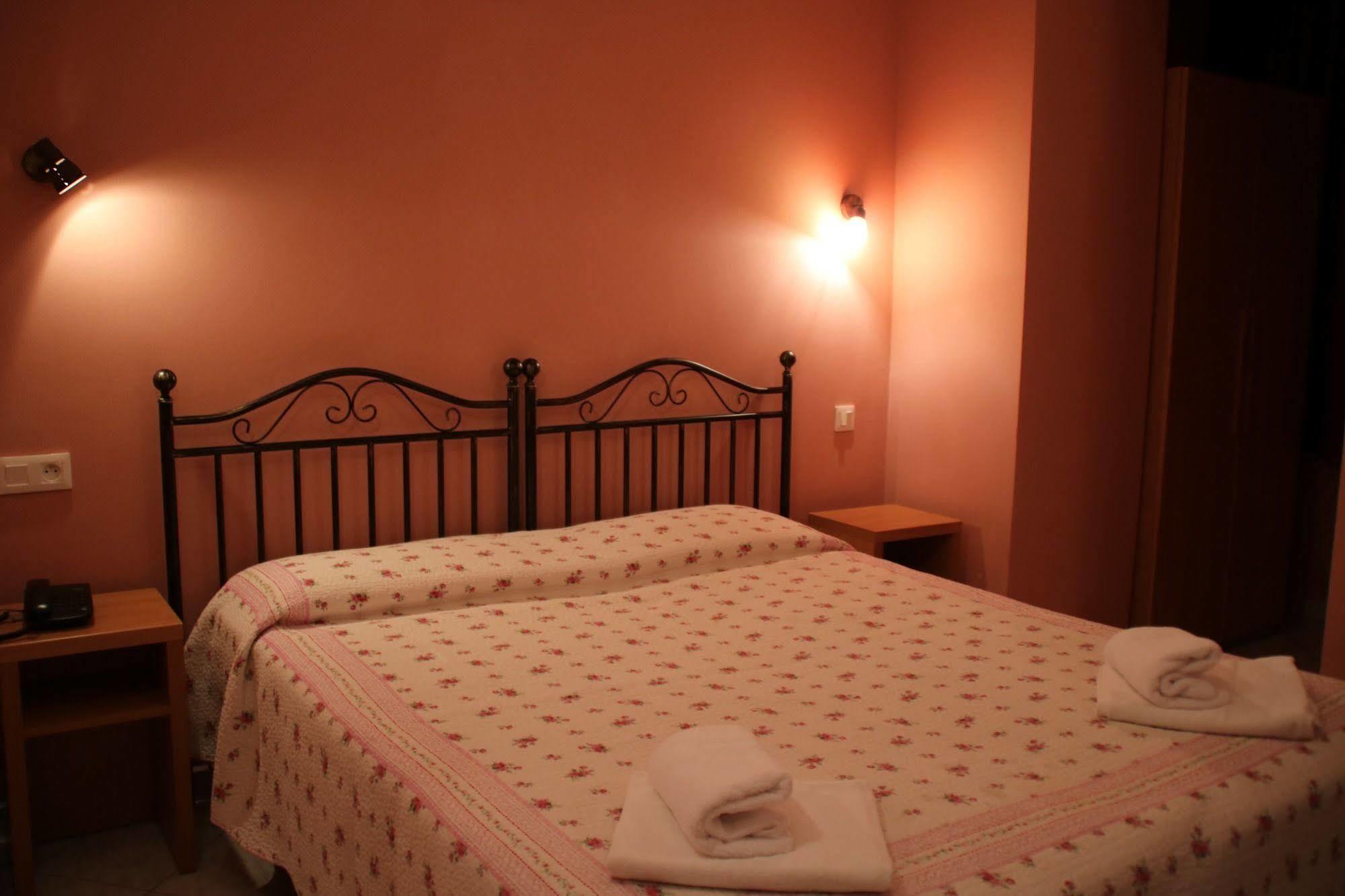 Lutetia Hotel 3*