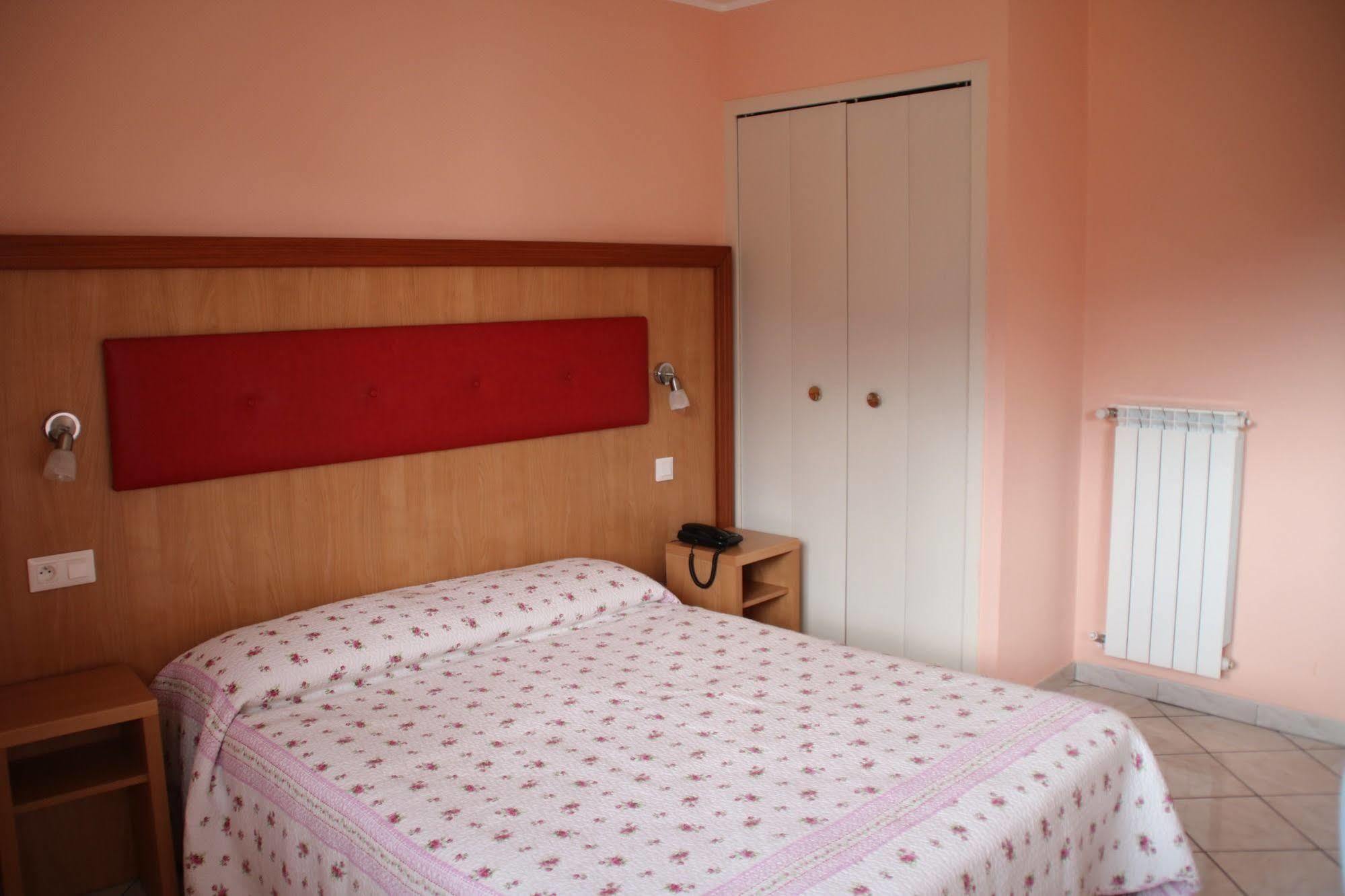 Hotel Lutetia 3*