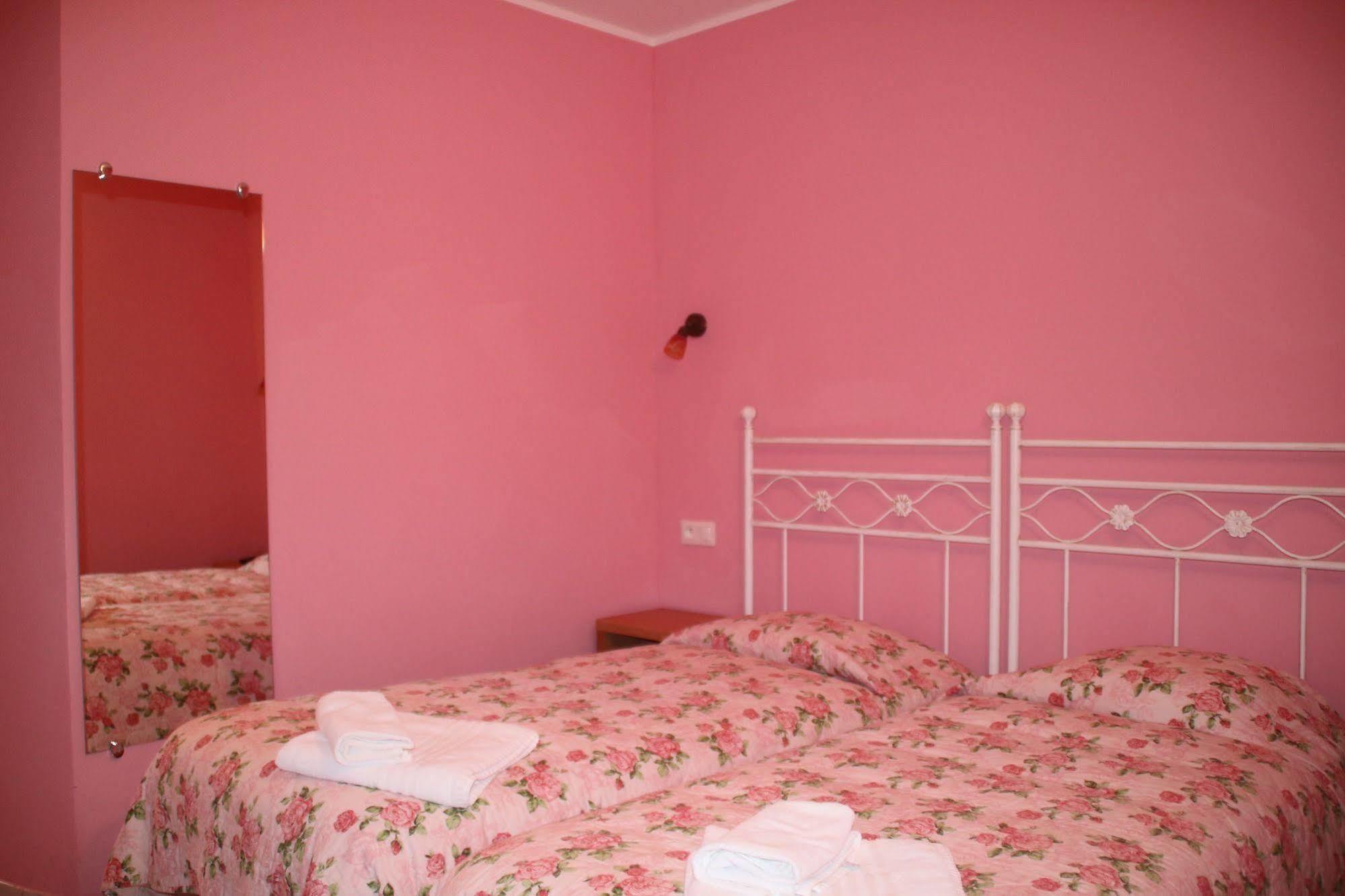 Lutetia Hotel 3*